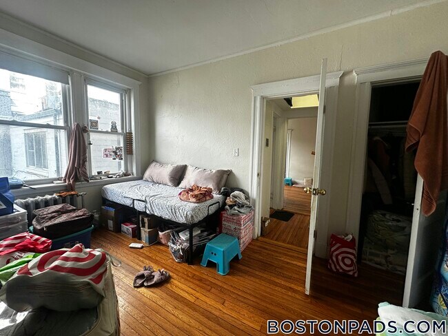Building Photo - 1163 Boylston St