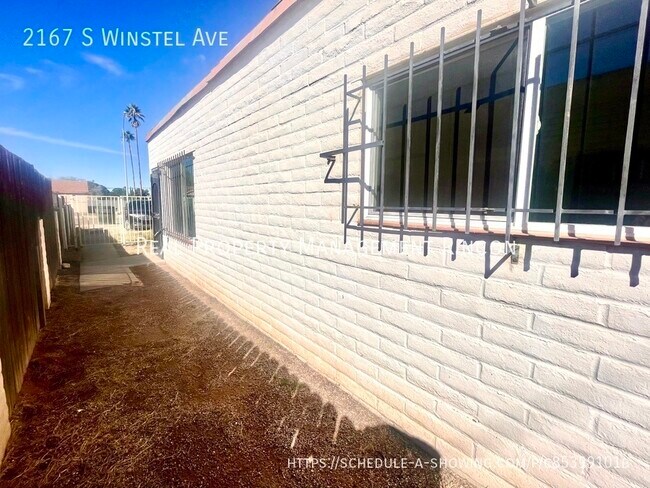 Foto del edificio - 2167 S Winstel Ave