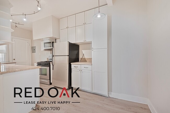 Building Photo - 7660 Fountain Ave