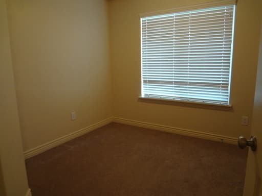 Building Photo - 3 Bed 2 Bath Condo in Silver Pines