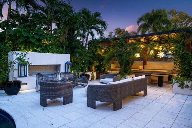 Foto del edificio - 12156 Longwood Green Dr