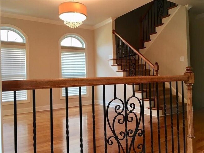 Foto del edificio - 8070 Willoughby Ct