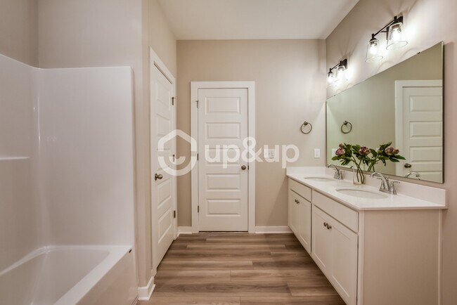 Foto del edificio - Fantastic 4bd/2ba home! Let yourself in!