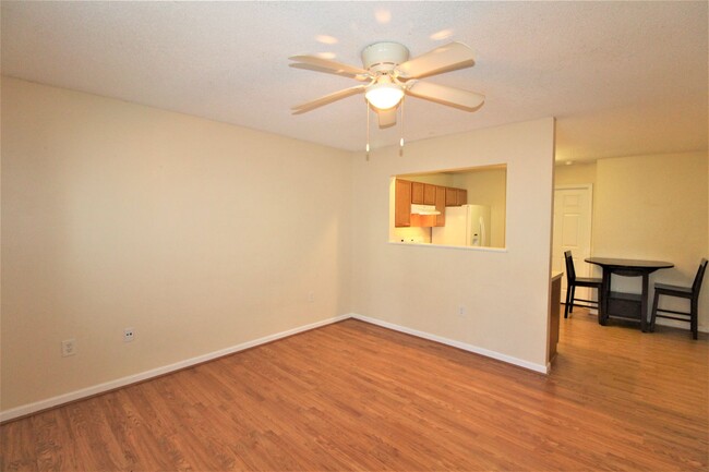 Building Photo - 1 Bedroom in Mooresville!!