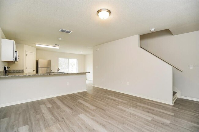 Foto del edificio - 2922 W Higgins Pl