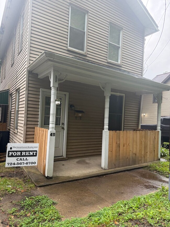 Building Photo - 409 Evergreen Rd