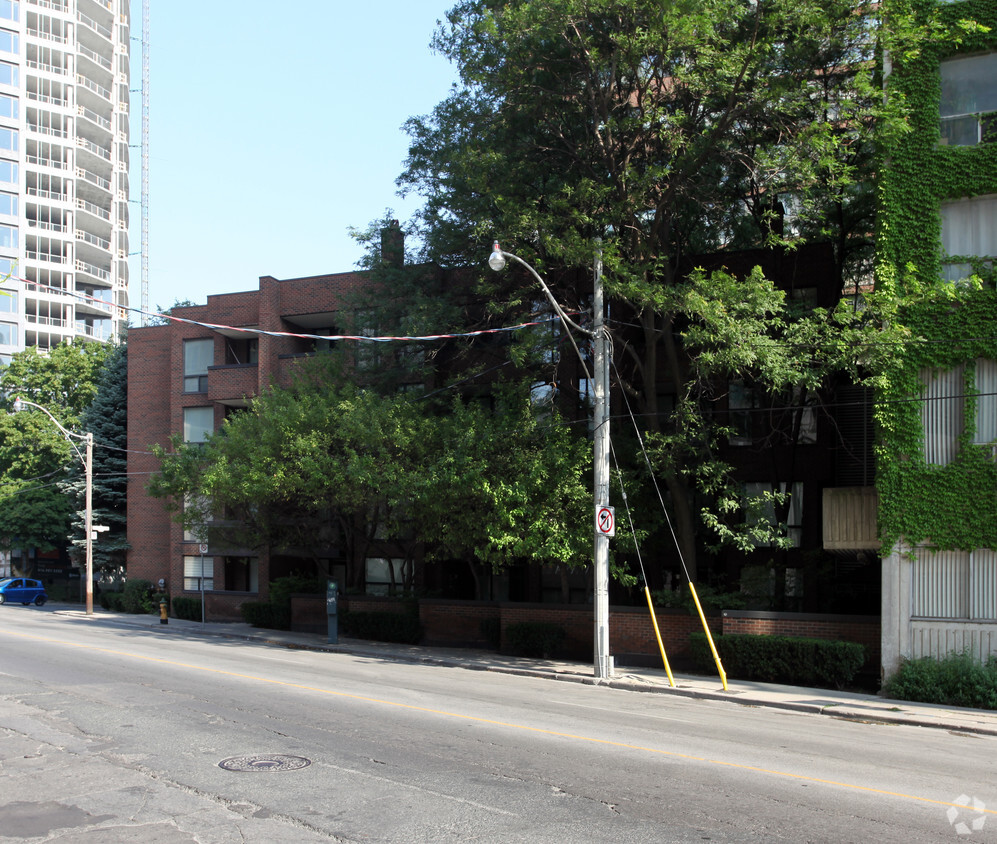 Building Photo - Metro Toronto Condominium