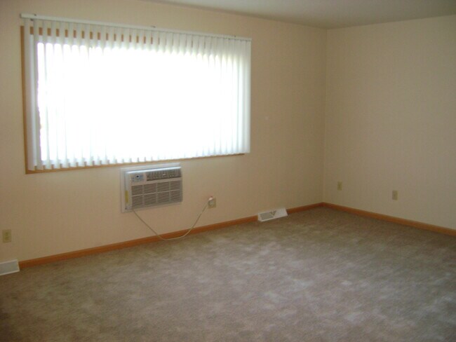 Foto del edificio - N96W16130 County Line Rd
