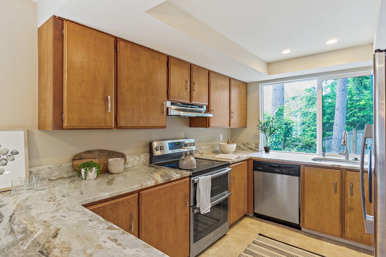 Primary Photo - 17215 NE 16th Pl