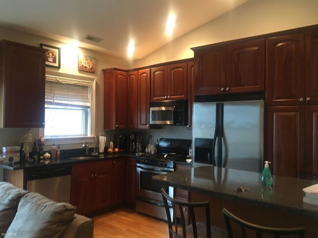 Foto del edificio - 515 E 8th St
