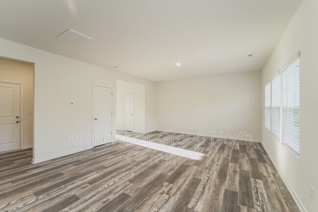 Building Photo - 7118 Founders Way