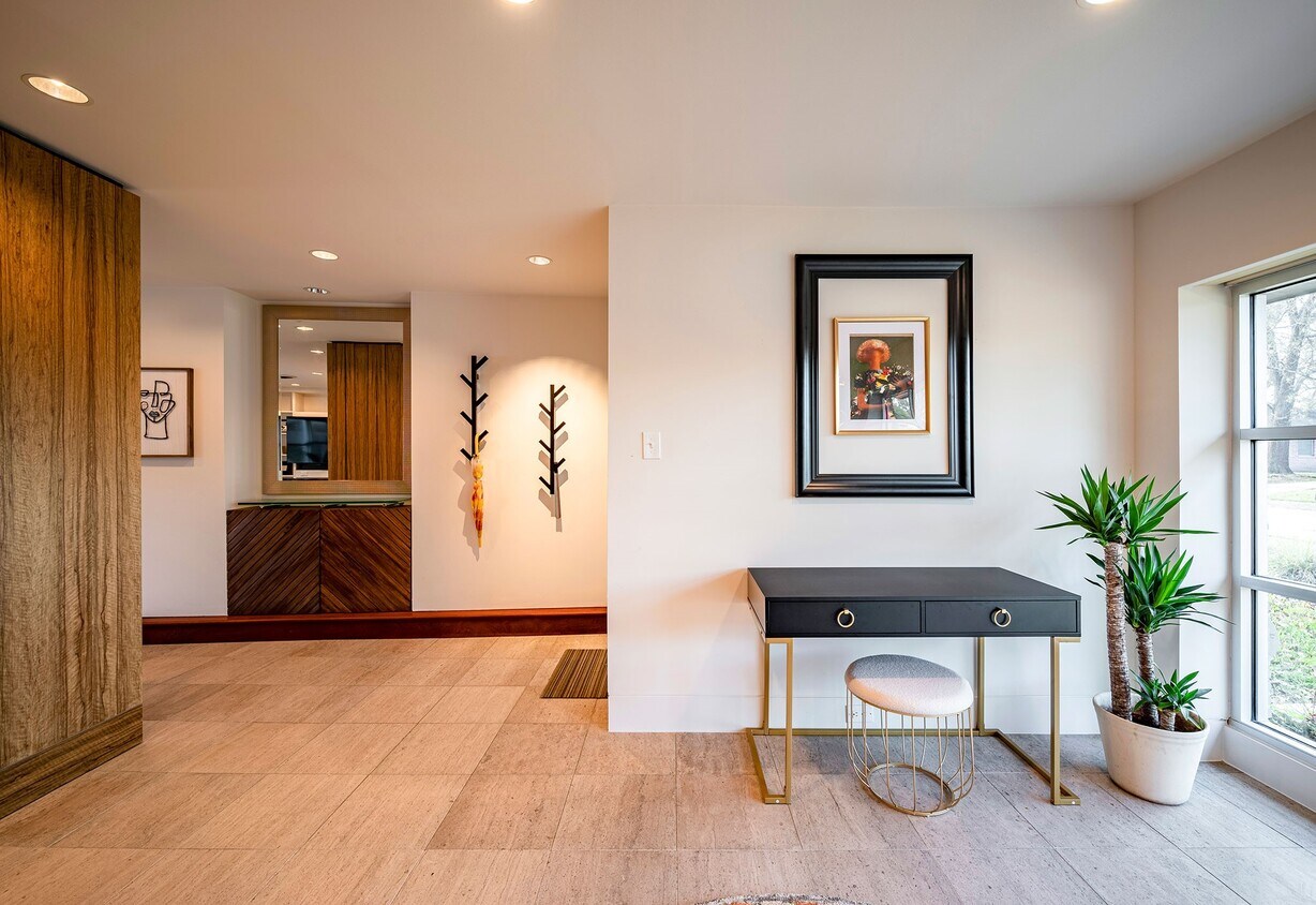 Foto principal - 6119 Waltway Dr