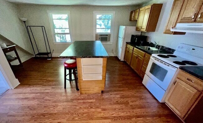 Foto del edificio - 303 Sutton St