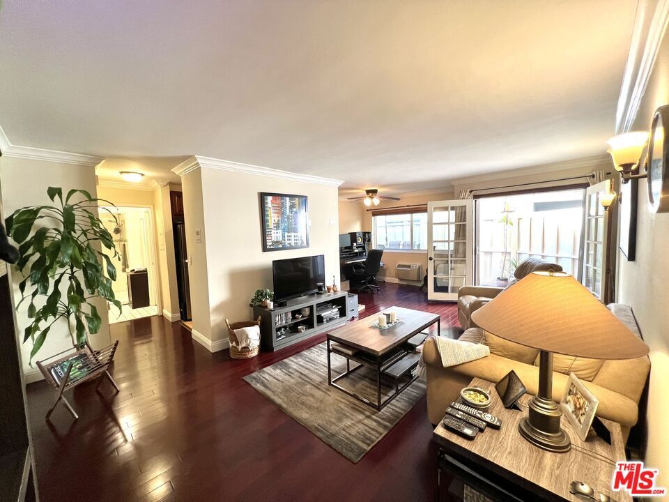 Foto principal - 525 N Sycamore Ave
