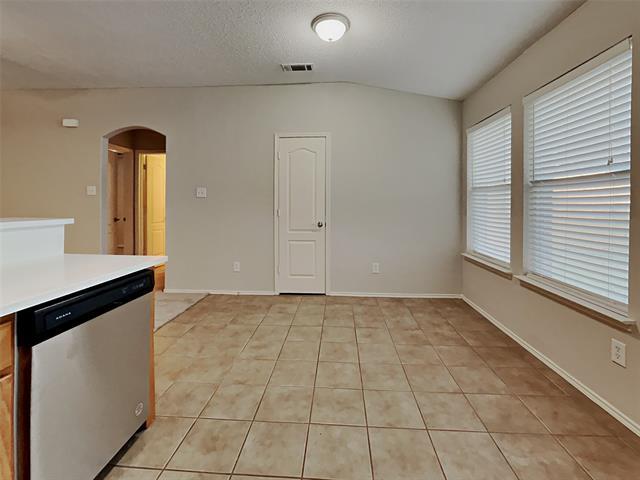 Building Photo - 772 Raven Dr