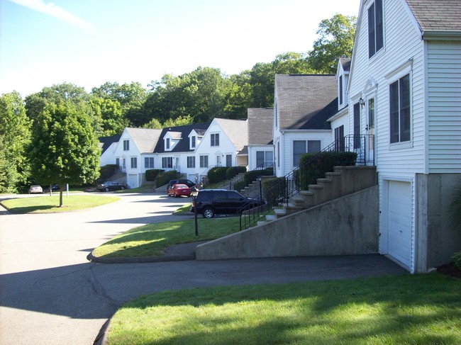 Building Photo - Deerfield Village