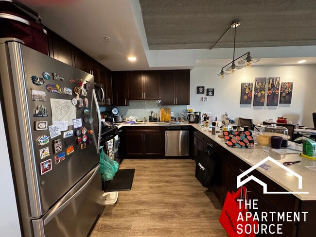 Foto del edificio - 1323 W Morse Ave