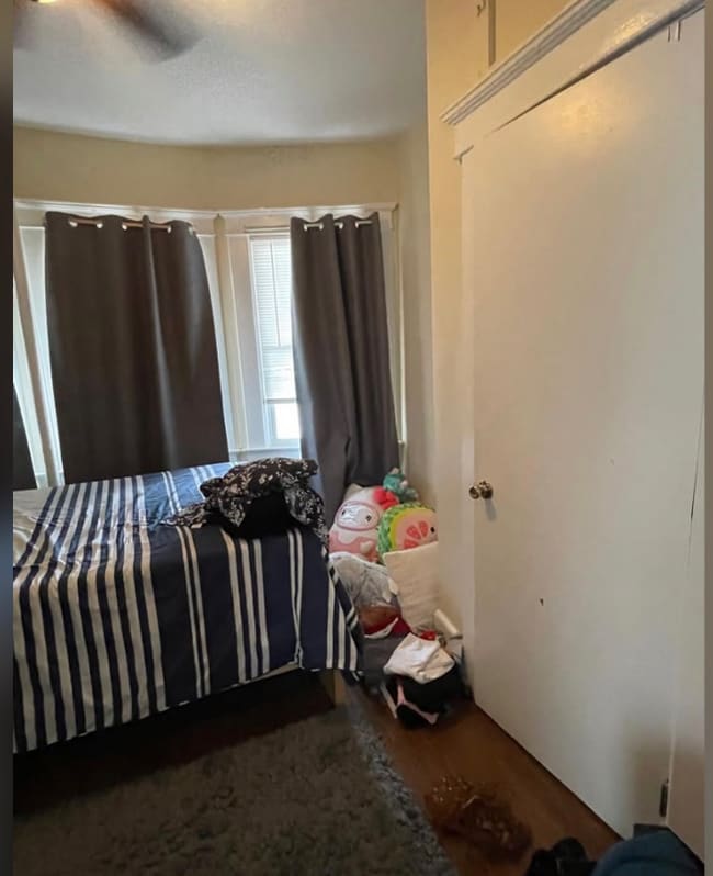 Building Photo - 273 S Main St