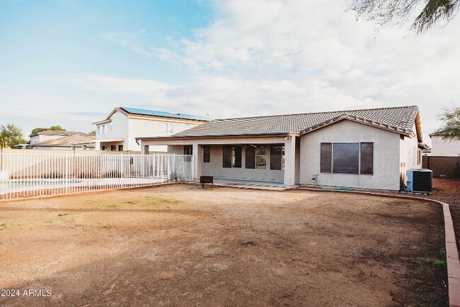 Building Photo - 1125 N Maria Ln