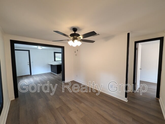 Foto del edificio - 5168 Abel Ln