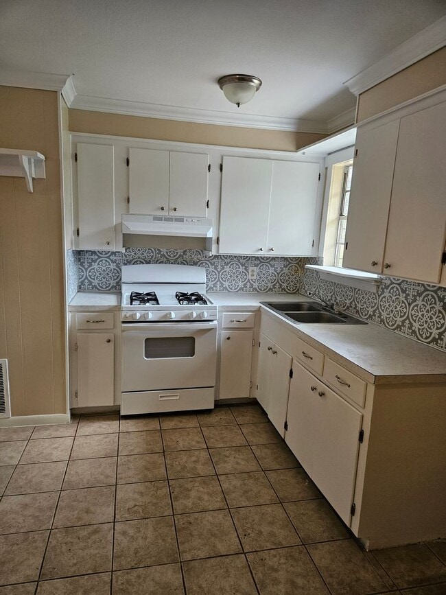 Building Photo - 780 Randy Ln