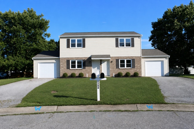 Building Photo - 3288 E Pheasant Cir