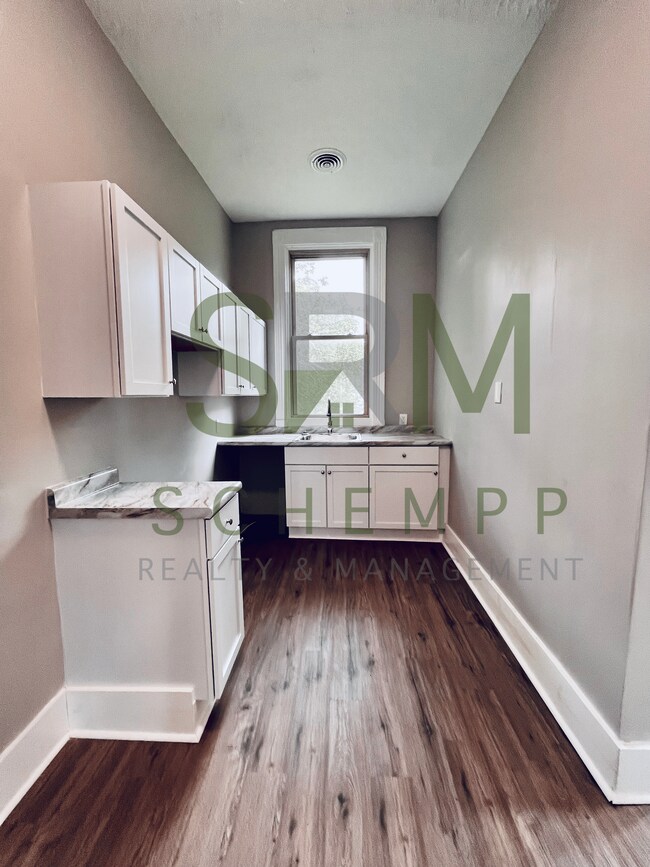 Foto del edificio - 2708 W Main St