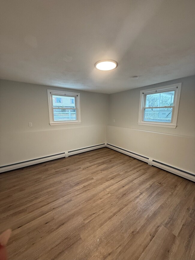 Building Photo - 33 Bristow St