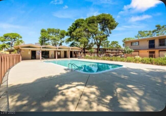 Foto del edificio - 3726 Hazelwood St