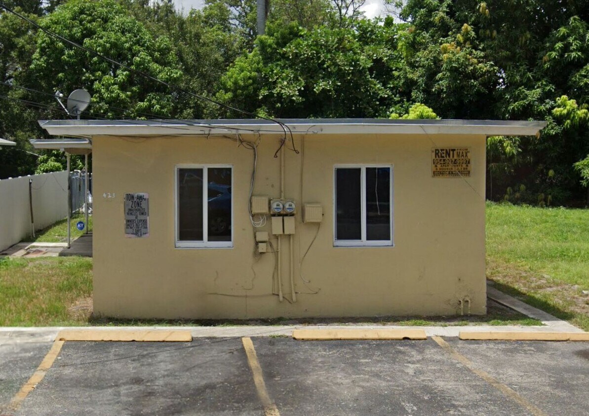 Building Photo - 423 NW 13th Ave