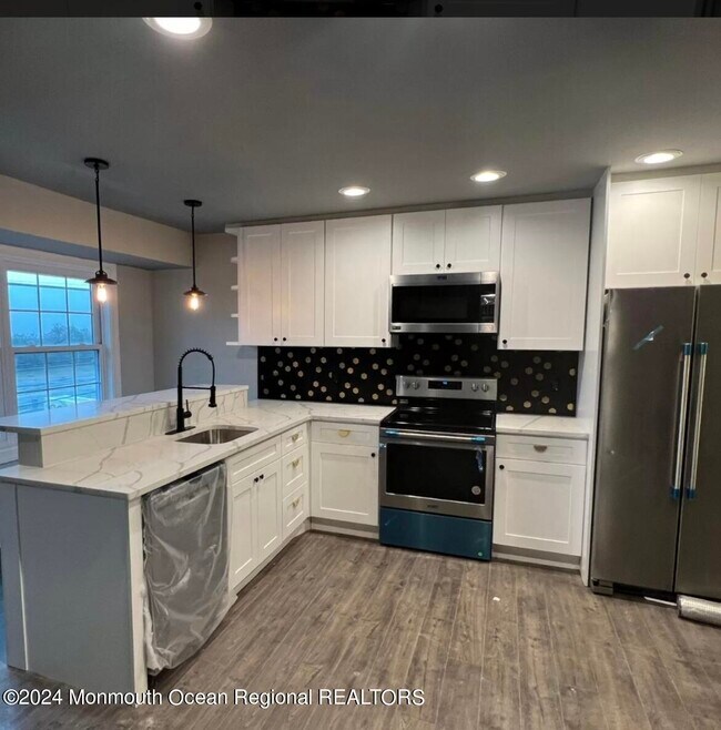 434 Beachway Ave Unit 6C, Keansburg, NJ 07734 Room for Rent in