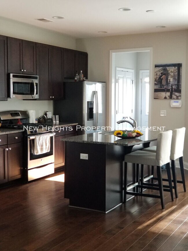 Foto del edificio - 1055 Ashley Garden Blvd