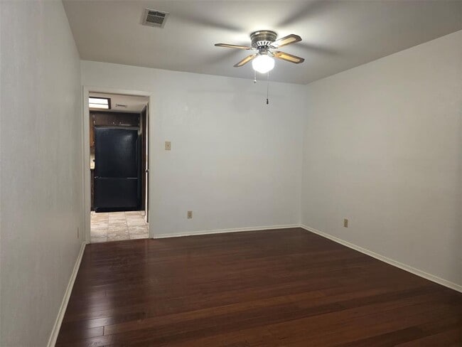 Building Photo - 10909 Hillside Oak Ln