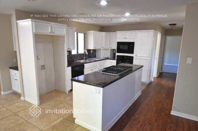 Building Photo - 6900 Pin Oak Ct