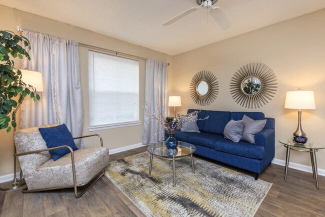 Building Photo - Matthews Place