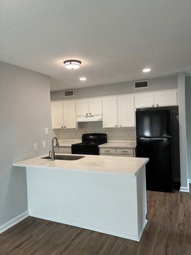 Building Photo - 3829 Northview Dr