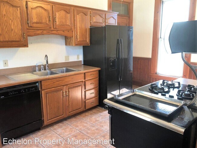 Foto del edificio - 3 br, 2 bath House - 922 5th Ave.
