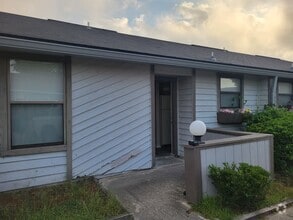 Building Photo - 1337 Delaware Pl