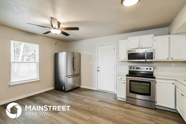 Building Photo - 8007 Apple Valley Dr