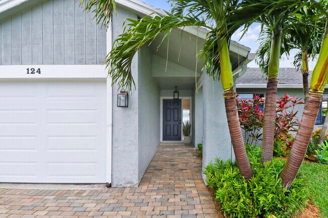 Building Photo - 124 Timberline Dr