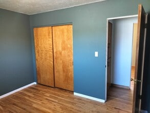 Building Photo - 1125 Maple Dr