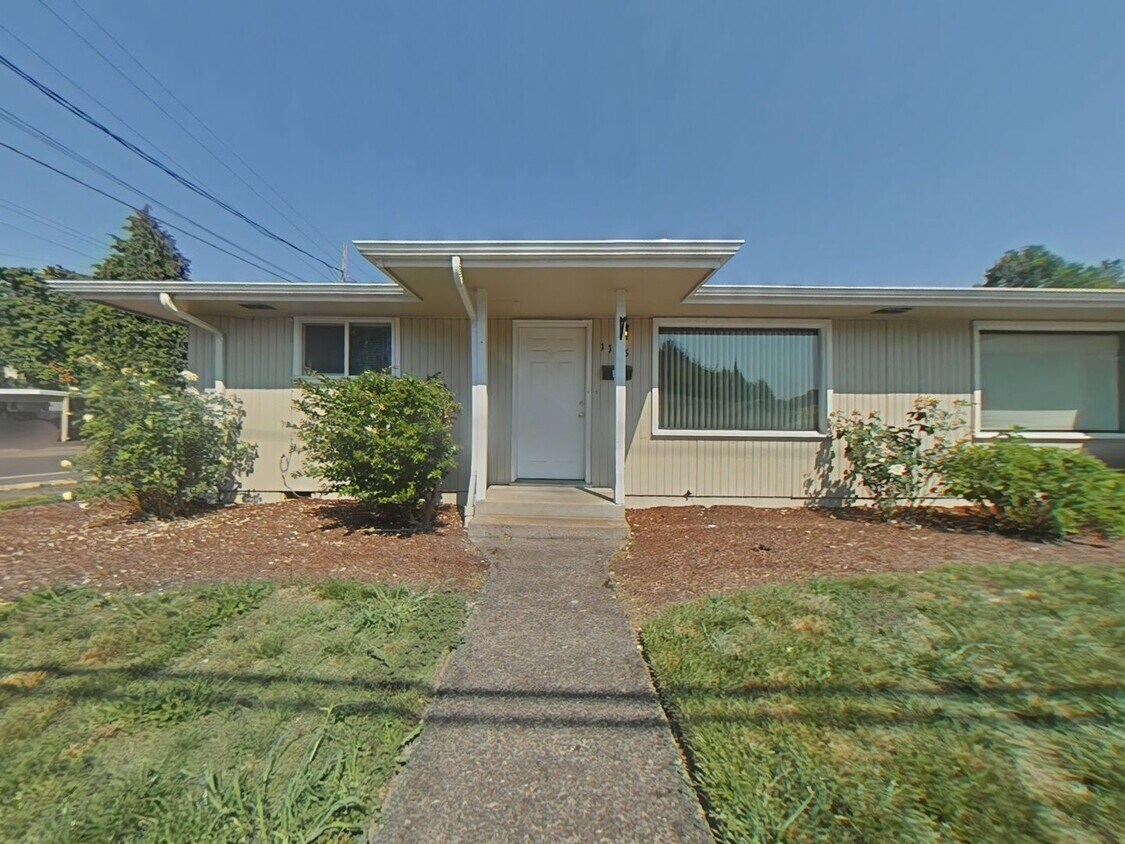 Foto principal - 2 Bedroom Duplex ~ Close to Campus