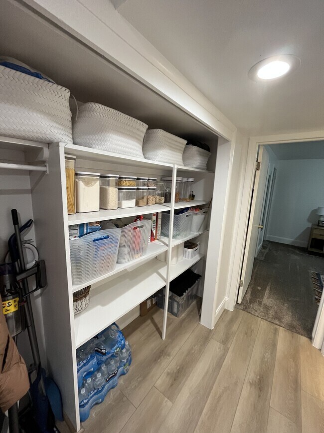 Foto del edificio - Basement 1155