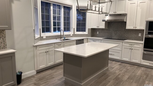 Building Photo - 1 Southdown Ct