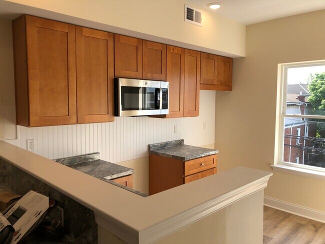 Building Photo - 211 High St