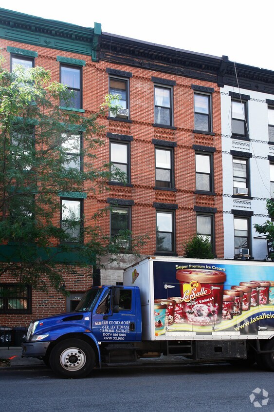 Primary Photo - 485 7th Ave