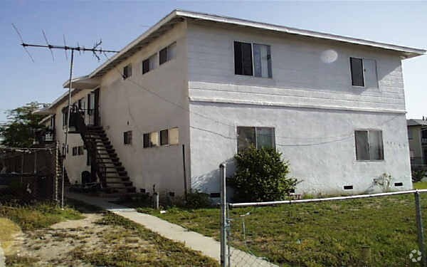 Building Photo - 11467 Sherman Way
