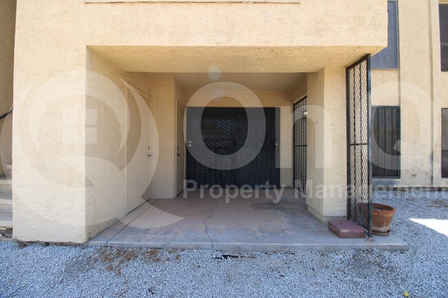 Building Photo - 8331 N 21st Dr