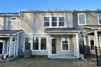 Building Photo - 209 Alluvium Ln