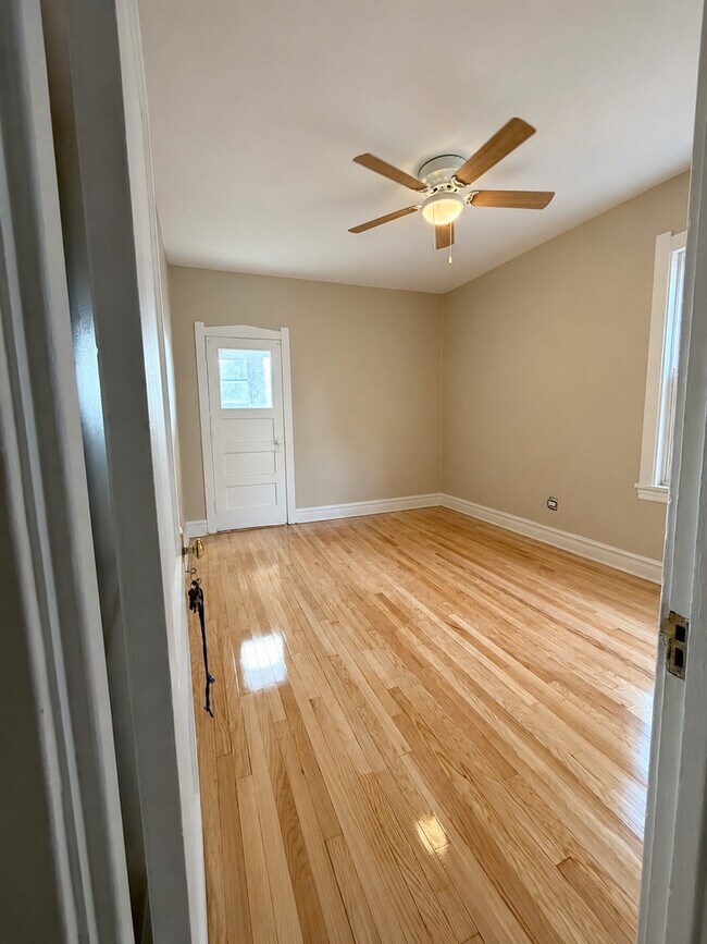 Foto del edificio - 1632 N Linder Ave
